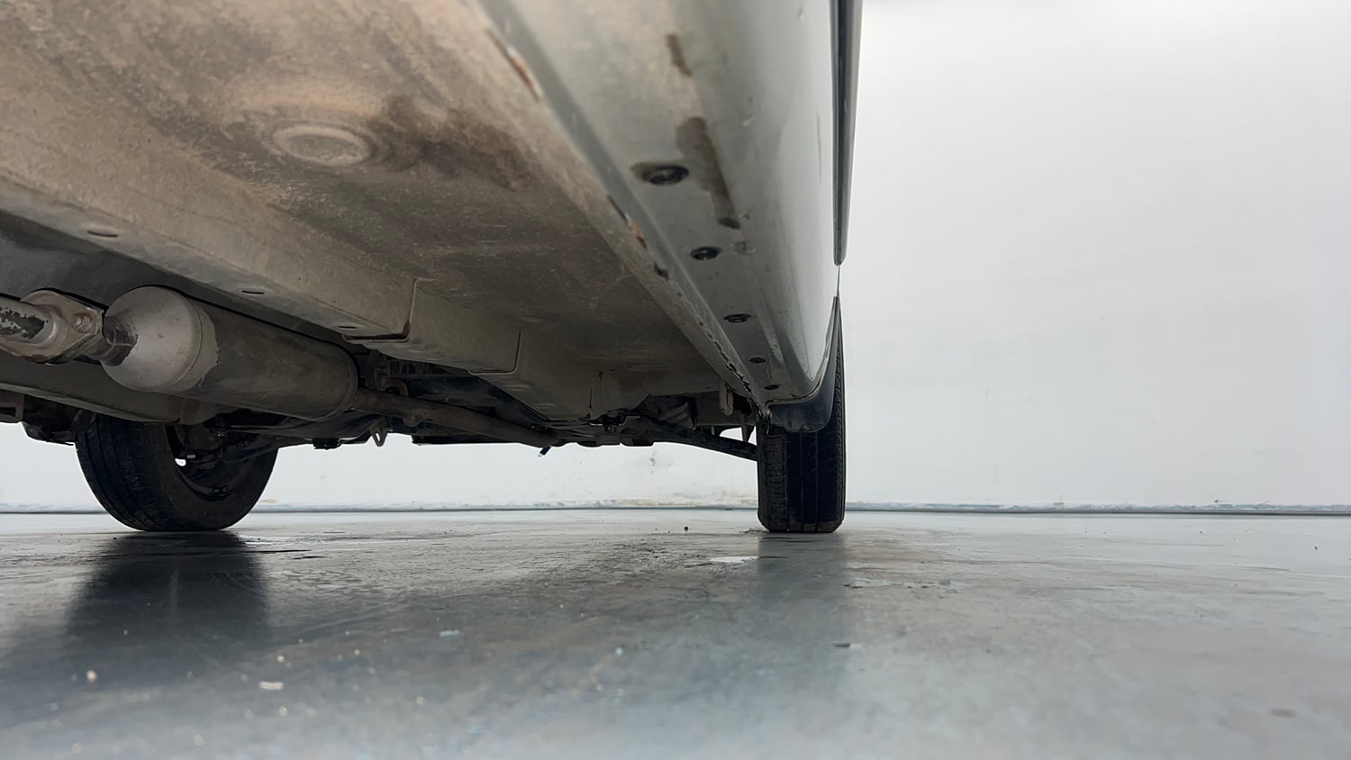 Used 2017 Maruti Suzuki Wagon R 1.0 VXI AMT Petrol Automatic extra REAR RIGHT UNDERBODY VIEW
