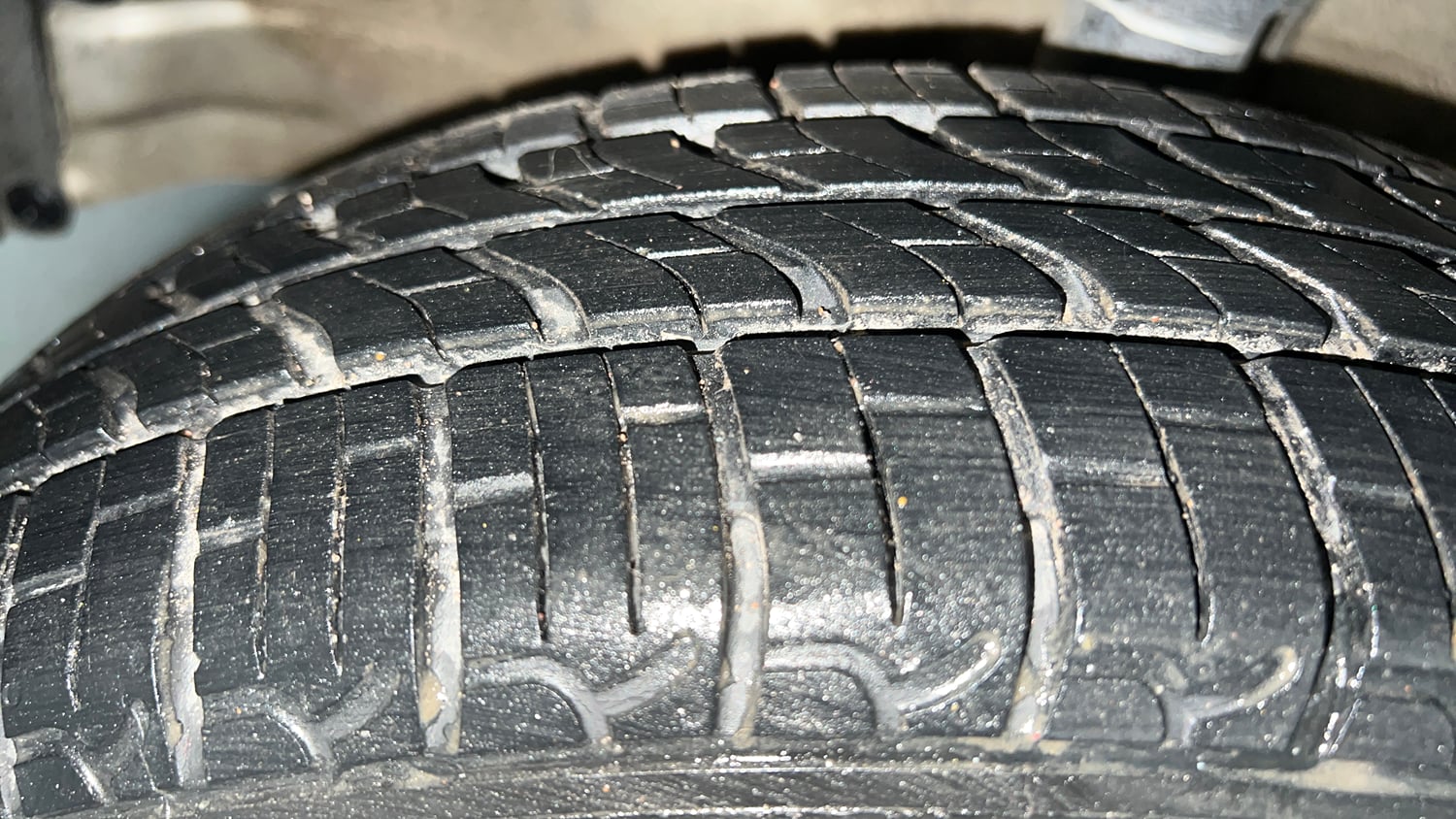 Used 2017 Maruti Suzuki Wagon R 1.0 VXI AMT Petrol Automatic tyres LEFT FRONT TYRE TREAD VIEW