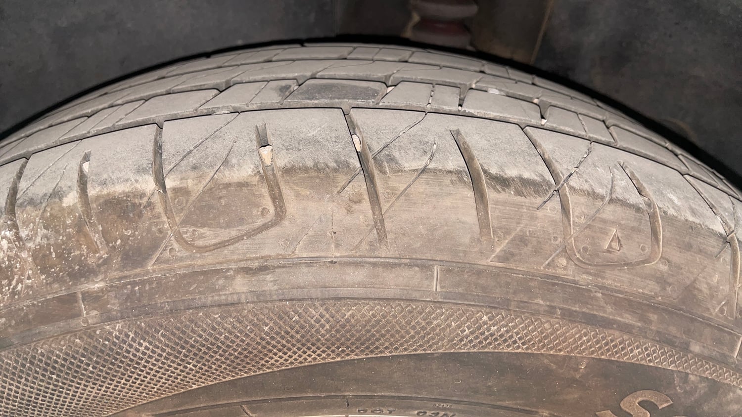 Used 2022 Hyundai Creta SX (O) 1.4 Turbo 7 DCT Petrol Automatic tyres LEFT REAR TYRE TREAD VIEW