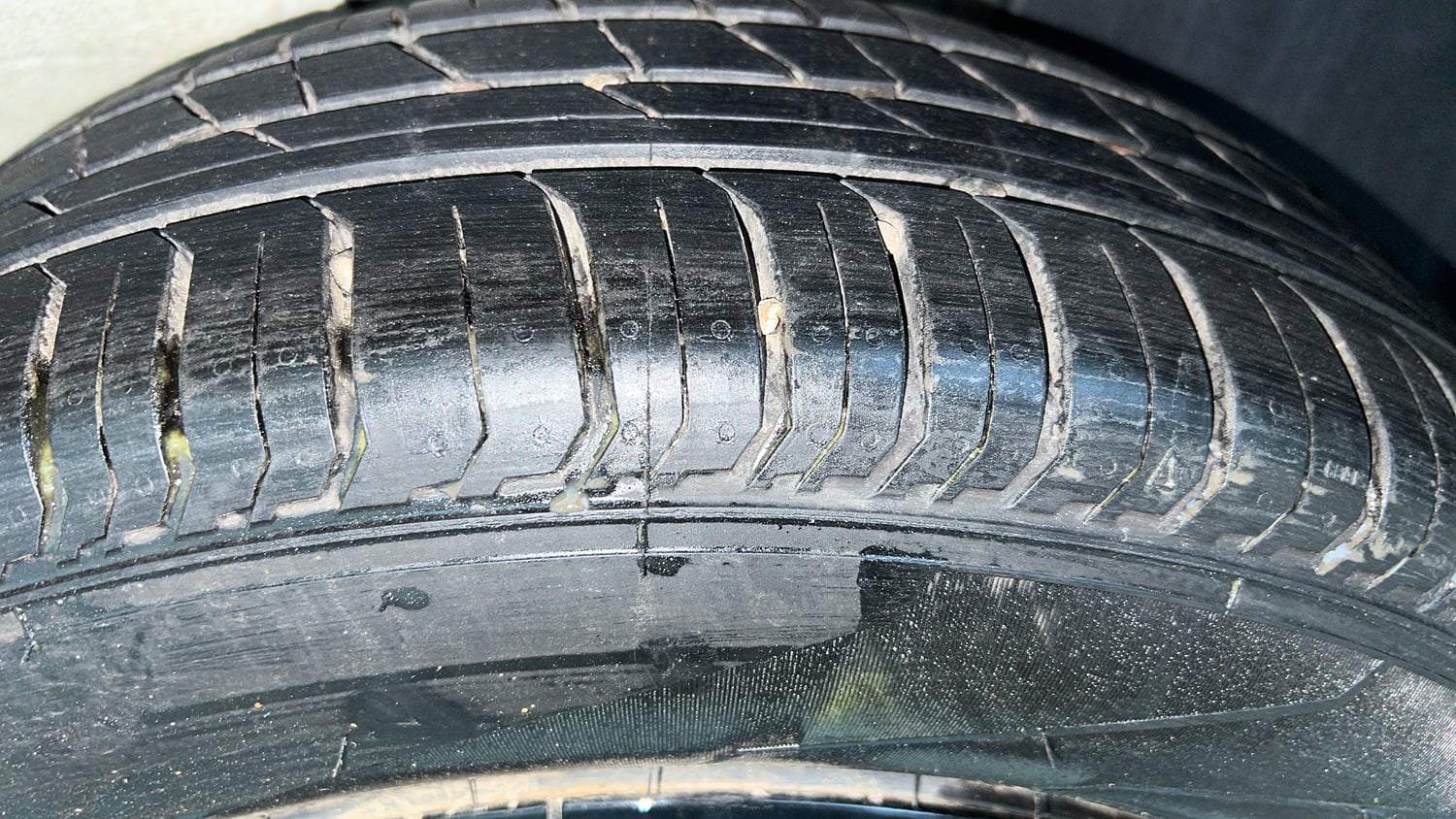 Used 2024 Tata Punch Adventure AMT Petrol Automatic tyres LEFT REAR TYRE TREAD VIEW