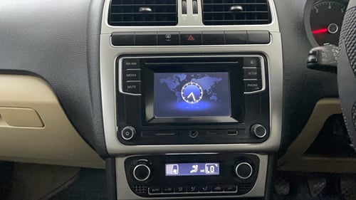 Used 2016 Volkswagen Polo Highline1.2L (P) Petrol Manual interior MUSIC SYSTEM & AC CONTROL VIEW