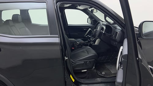 Used 2025 Mahindra Scorpio N Z8 Petrol MT 7 STR Petrol Manual interior RIGHT SIDE FRONT DOOR CABIN VIEW