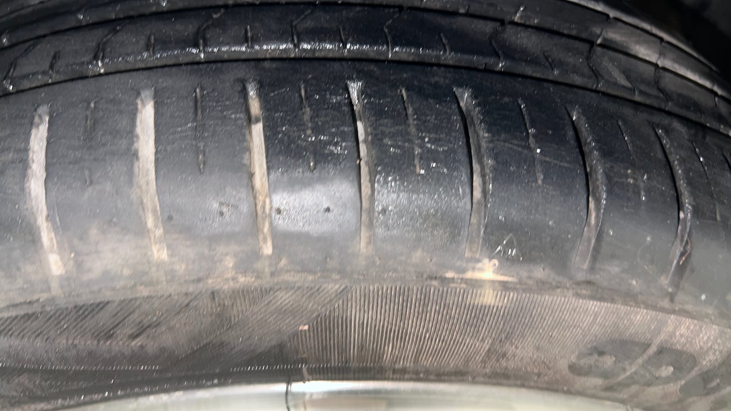 Used 2021 Toyota Glanza V CVT Petrol Automatic tyres RIGHT FRONT TYRE TREAD VIEW
