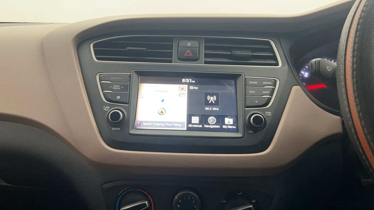 Used 2019 Hyundai Elite i20 Sportz Plus 1.2 Petrol Manual top_features Integrated (in-dash) music system