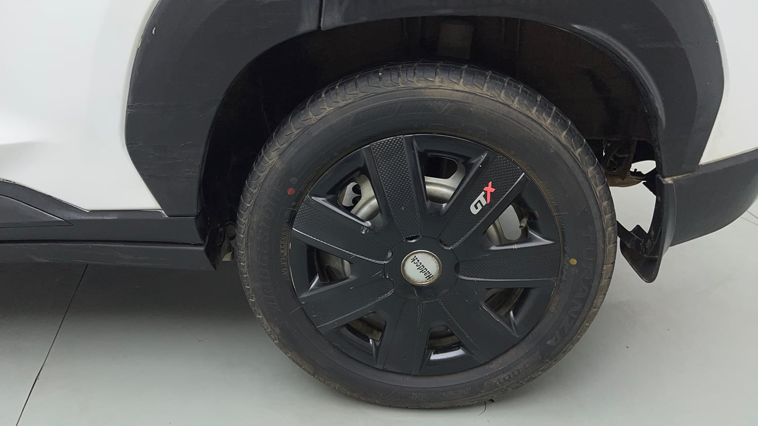 Used 2023 Nissan Magnite XE Petrol Manual tyres LEFT REAR TYRE RIM VIEW