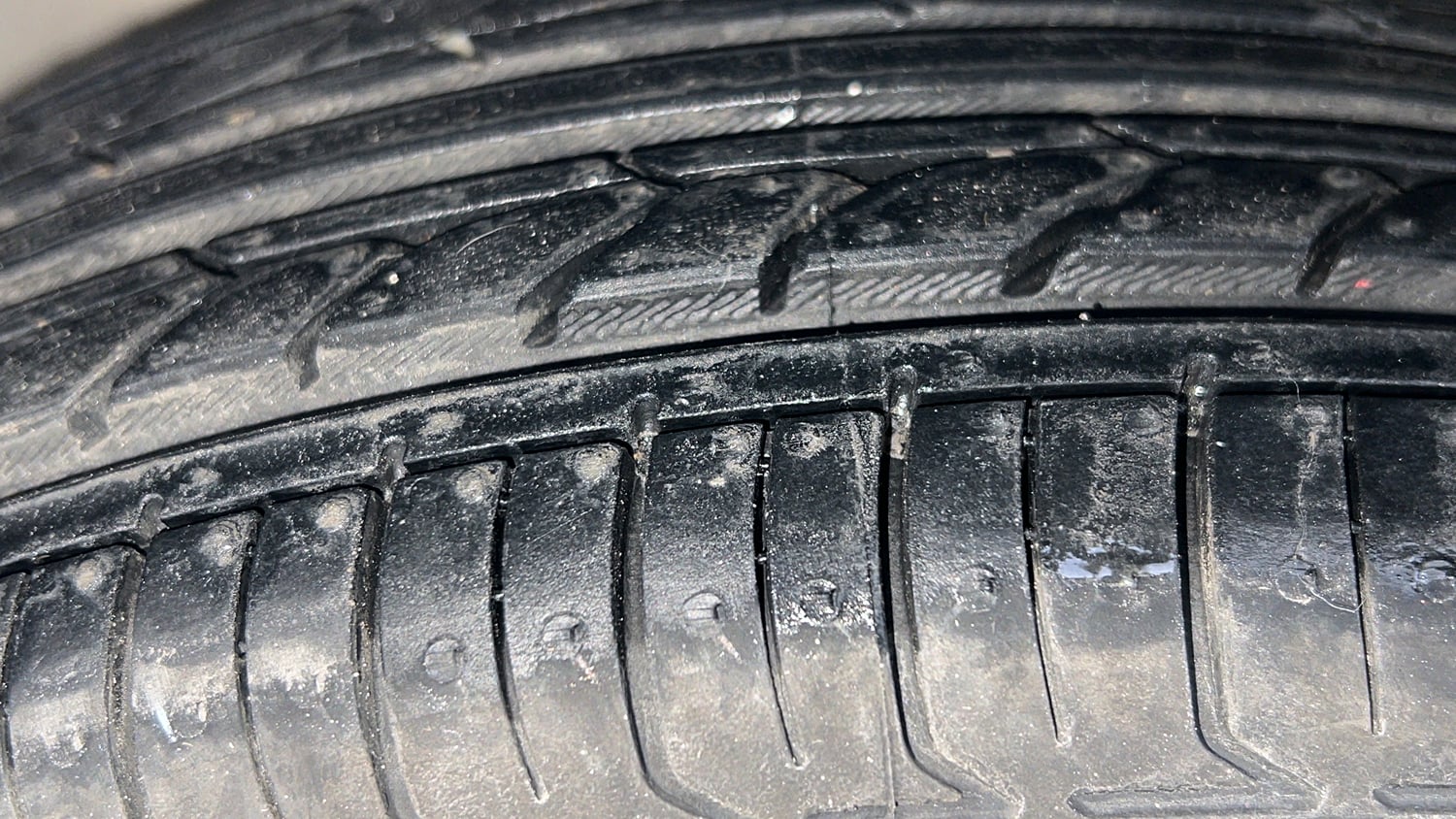 Used 2015 Maruti Suzuki Alto K10 VXi Petrol Manual tyres LEFT FRONT TYRE TREAD VIEW