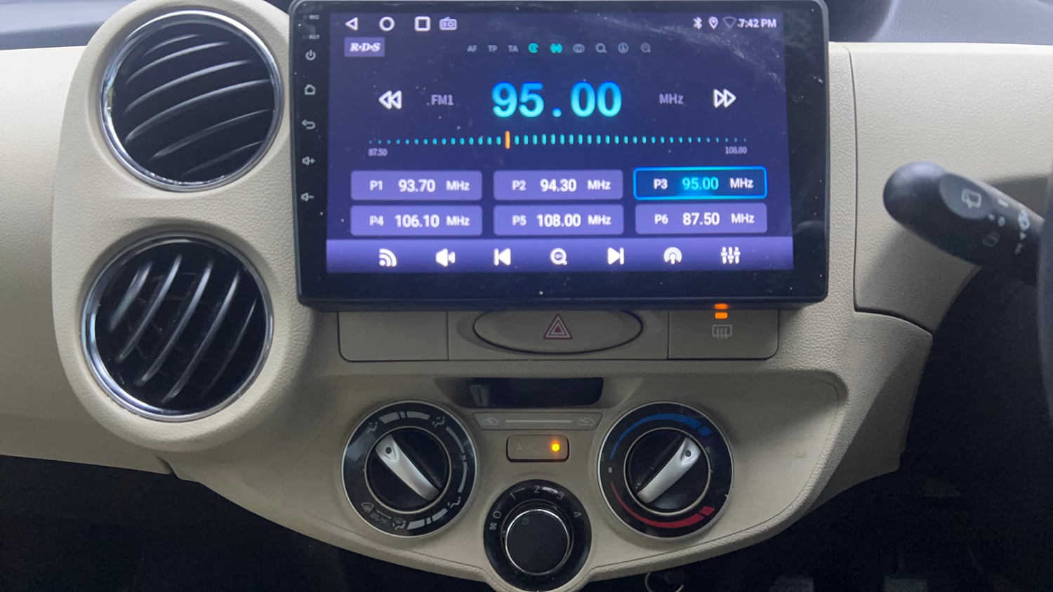 Used 2018 Toyota Etios Liva VXD Diesel Manual interior MUSIC SYSTEM & AC CONTROL VIEW