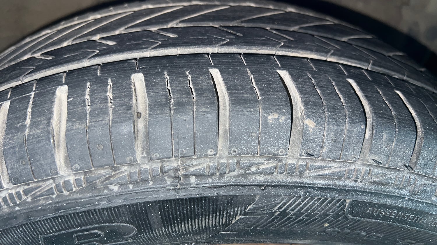 Used 2014 Maruti Suzuki Celerio VXi Petrol Manual tyres RIGHT FRONT TYRE TREAD VIEW