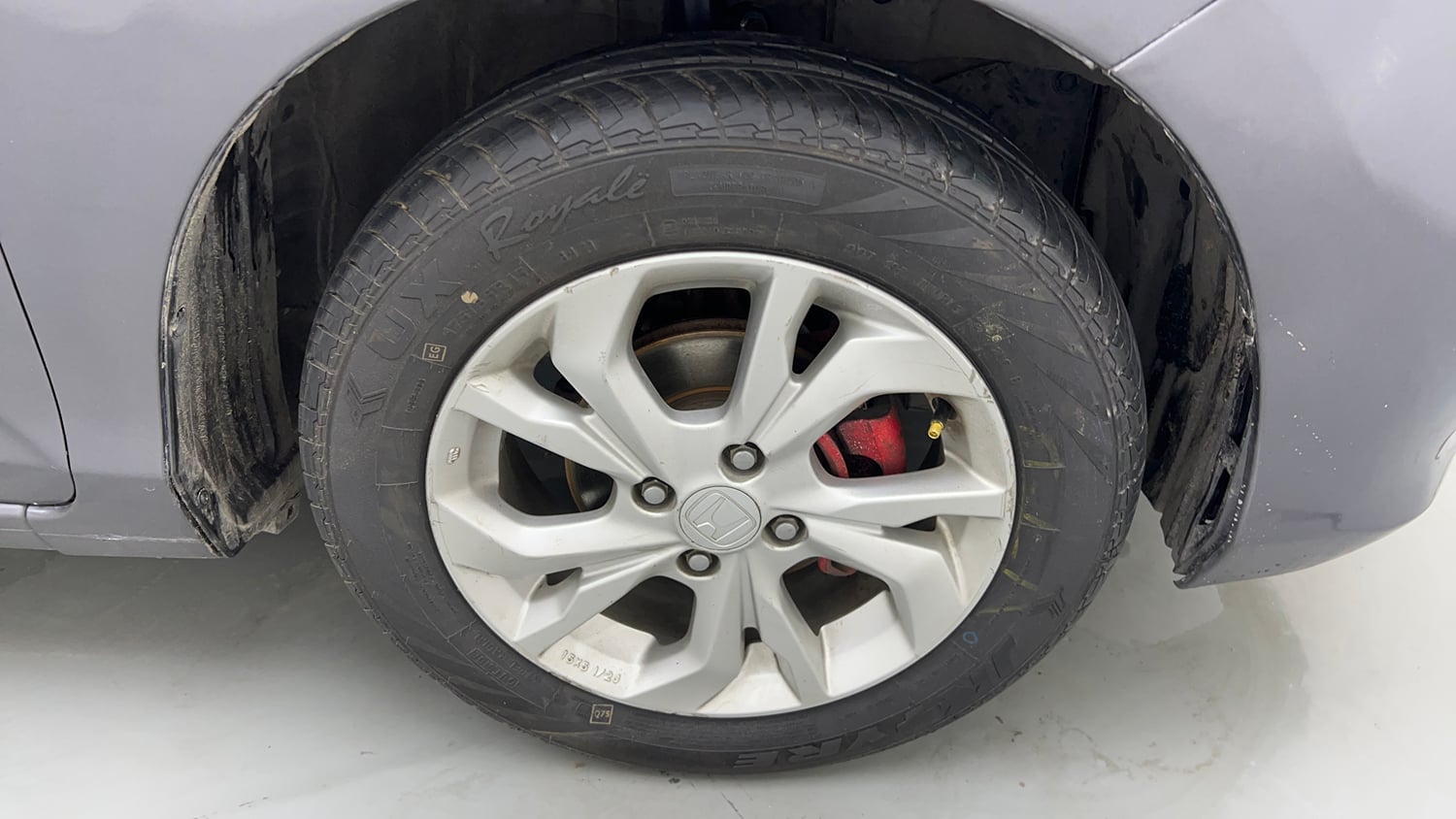 Used 2018 Honda Amaze 1.5 V CVT Diesel Diesel Automatic tyres RIGHT FRONT TYRE RIM VIEW