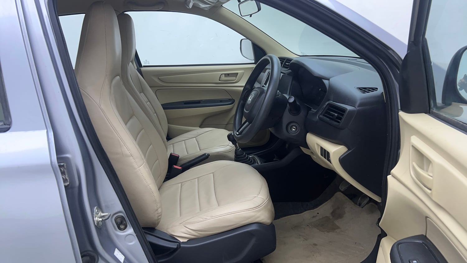 Used 2018 Honda Amaze 1.2 E MT Petrol Petrol Manual interior RIGHT SIDE FRONT DOOR CABIN VIEW