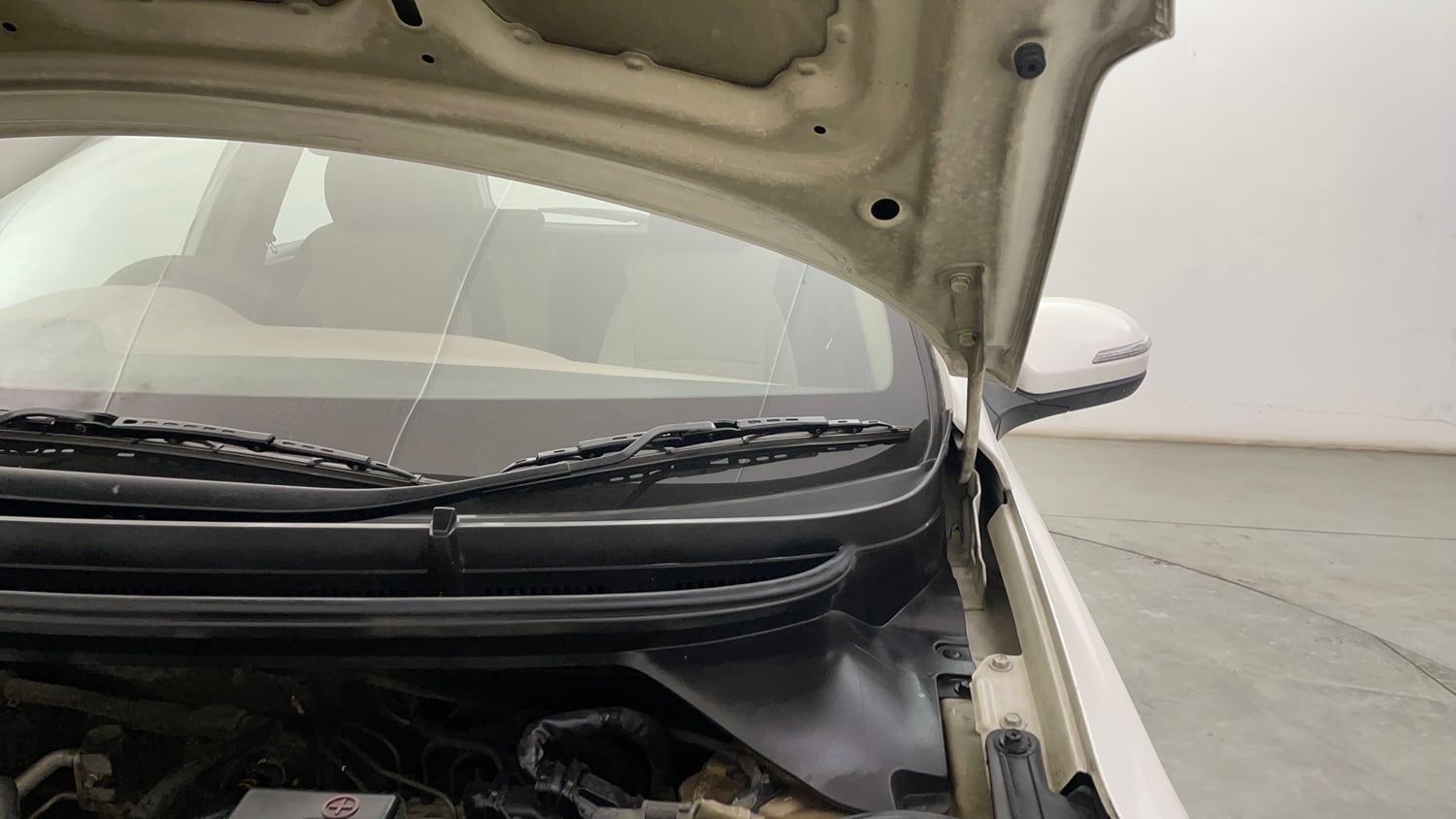 Used 2016 Hyundai Elite i20 Asta 1.2 (O) Petrol Manual engine ENGINE LEFT SIDE HINGE & APRON VIEW