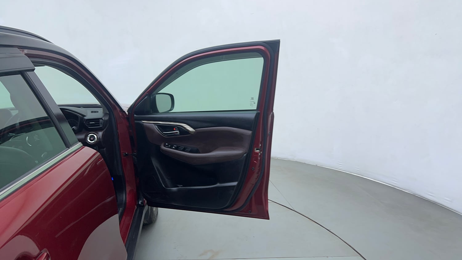 Used 2023 Maruti Suzuki Grand Vitara Alpha Dual Tone Smart Hybrid Petrol Manual interior RIGHT FRONT DOOR OPEN VIEW