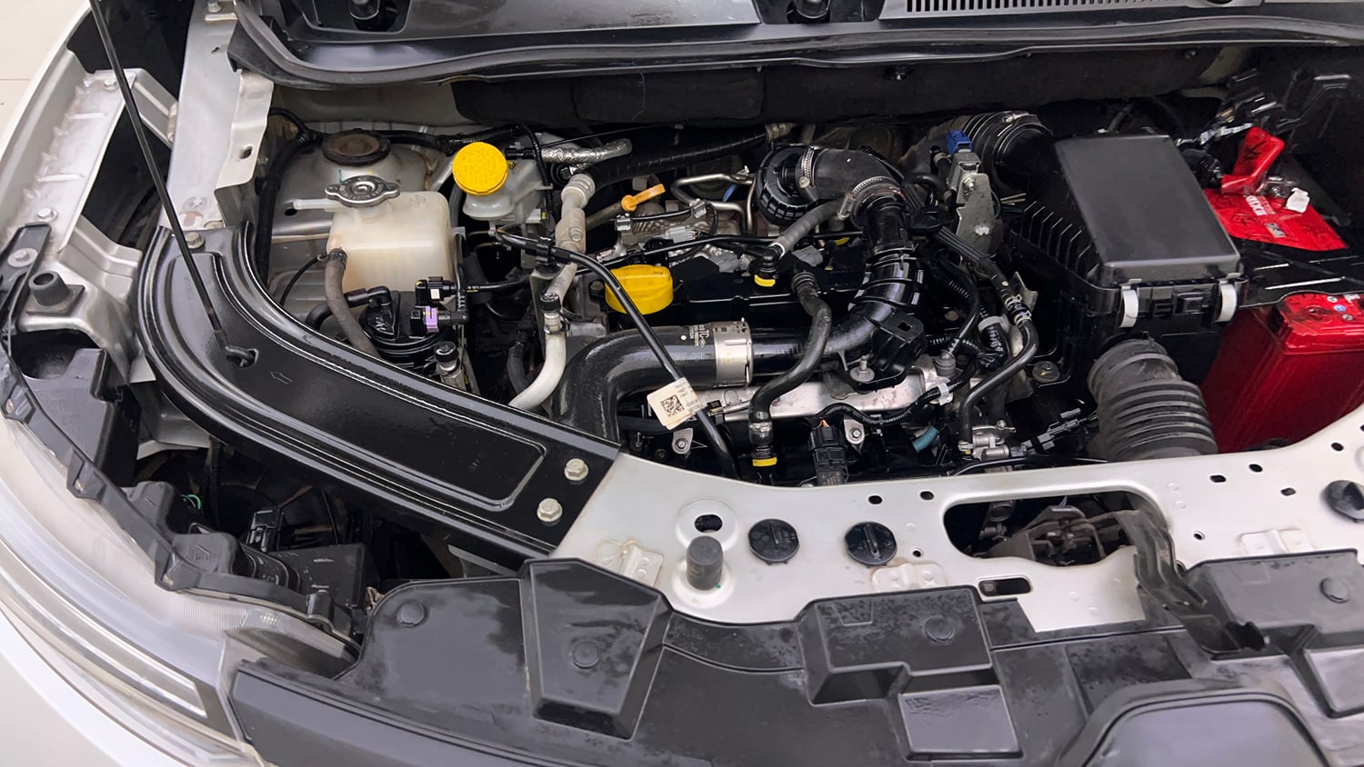 Used 2022 Renault Kiger RXZ Turbo MT Dual Tone Petrol Manual engine ENGINE RIGHT SIDE VIEW