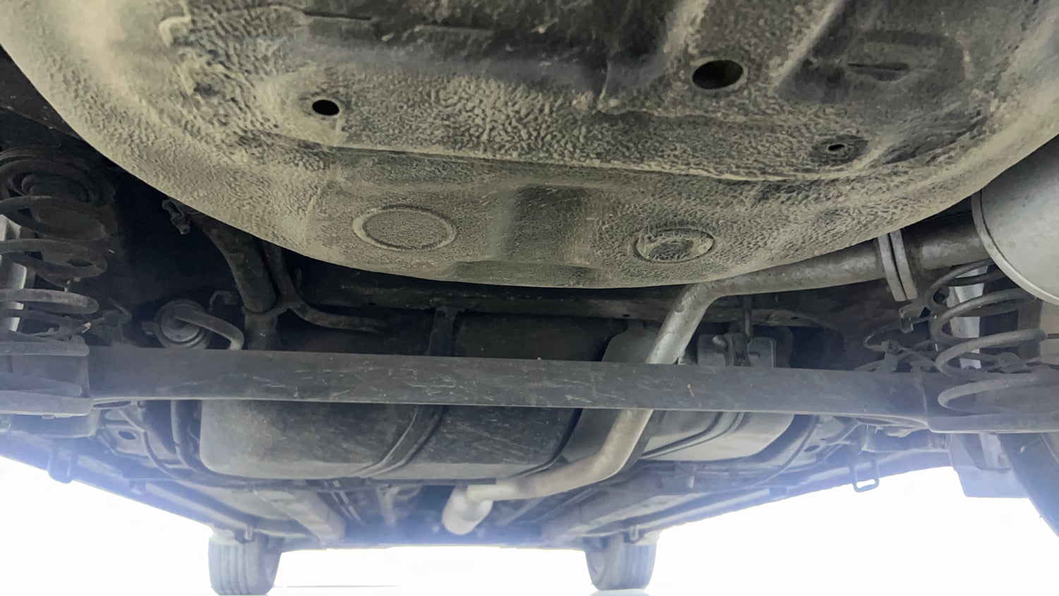 Used 2016 Maruti Suzuki Ciaz ZXI+ AT Petrol Automatic extra REAR UNDERBODY VIEW (TAKEN FROM REAR)
