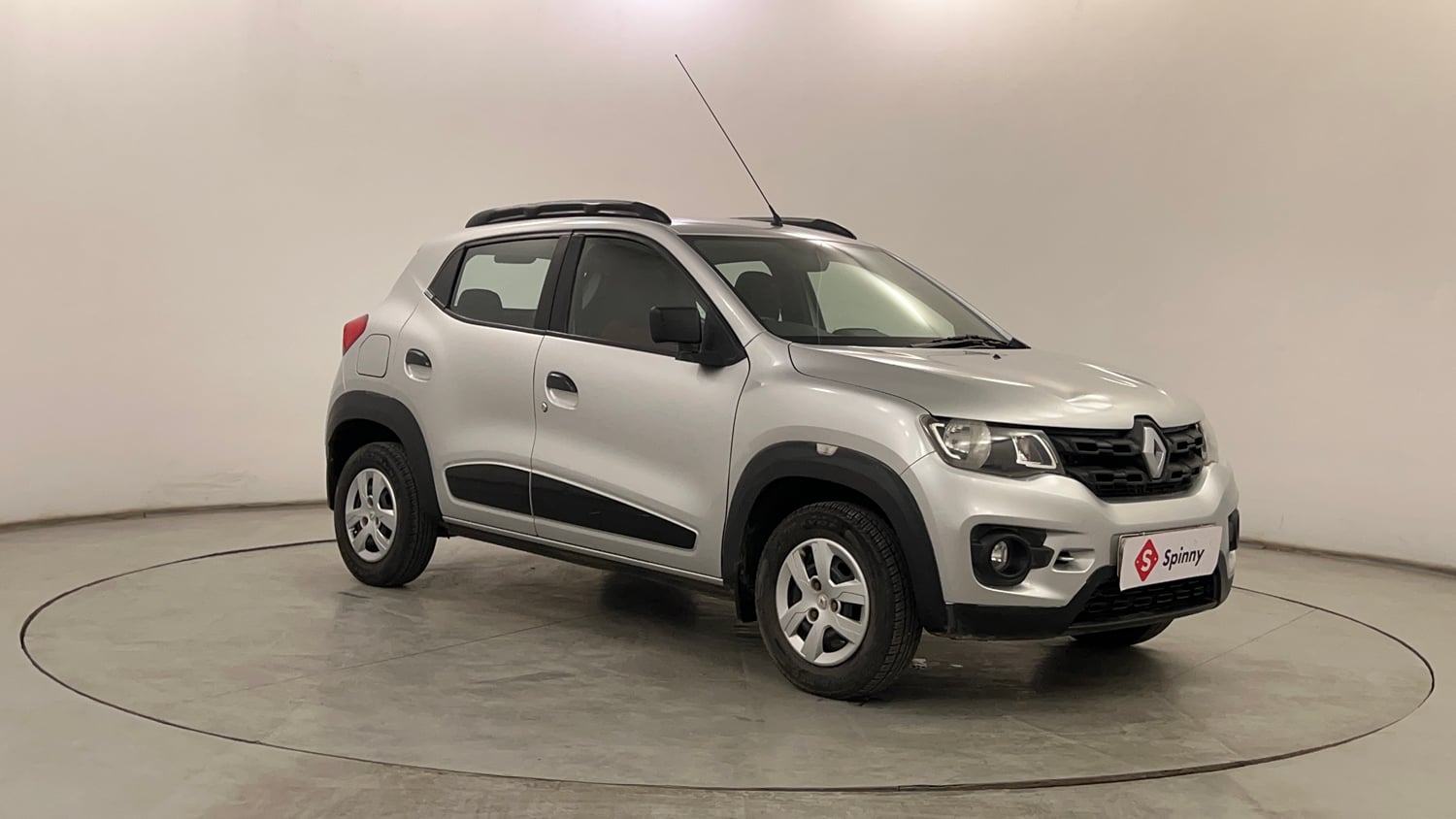 Used 2016 Renault Kwid RXT Petrol Manual exterior RIGHT FRONT CORNER VIEW
