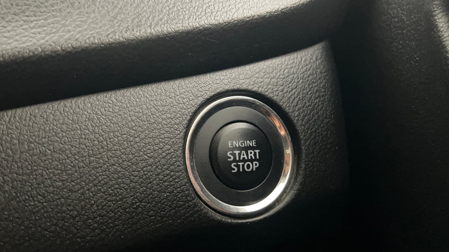 Used 2019 Maruti Suzuki Baleno Zeta 1.2 Petrol Manual top_features Keyless start