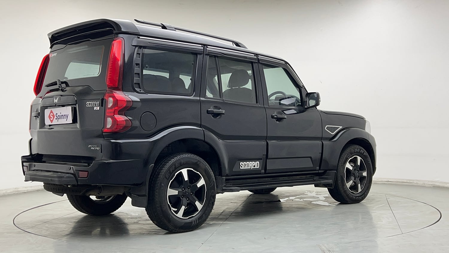 Used 2022 Mahindra Scorpio S9 Diesel Manual exterior RIGHT REAR CORNER VIEW