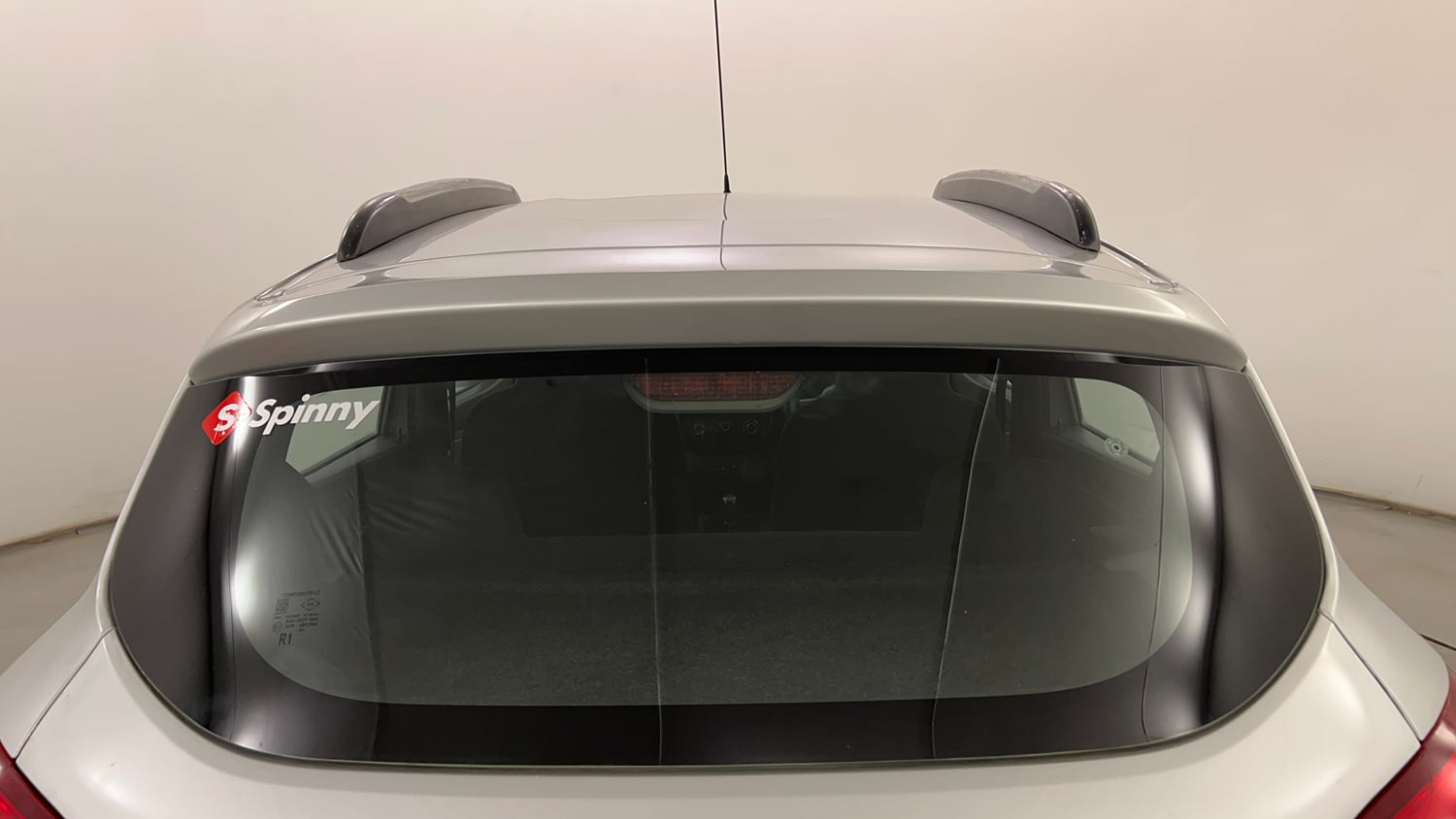 Used 2016 Renault Kwid RXT Petrol Manual exterior BACK WINDSHIELD VIEW