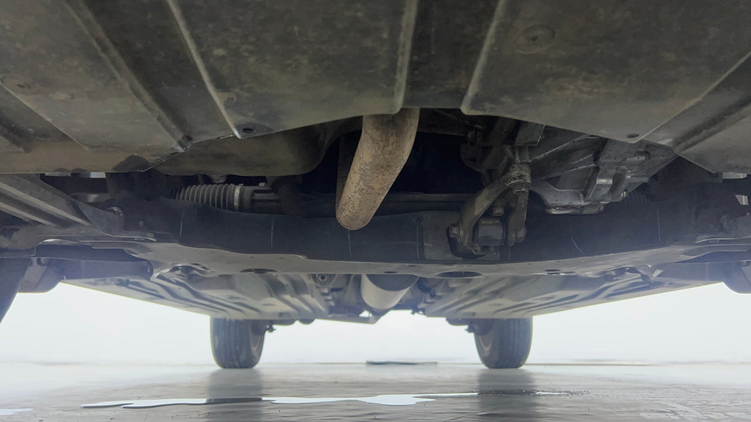 Used 2023 Maruti Suzuki Grand Vitara Alpha Dual Tone Smart Hybrid Petrol Manual extra FRONT LEFT UNDERBODY VIEW