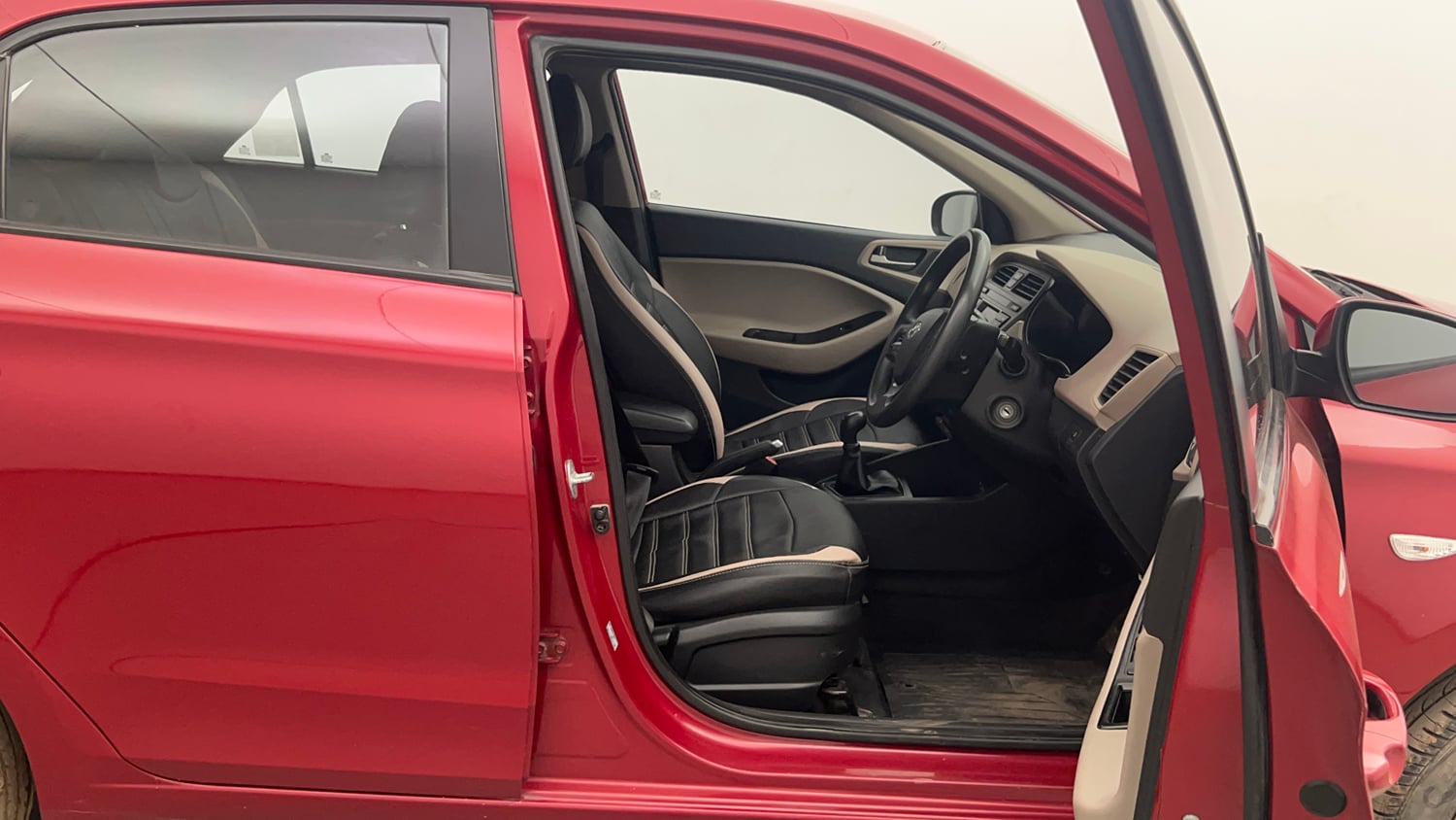 Used 2015 Hyundai Elite i20 Magna 1.2 Petrol Manual interior RIGHT SIDE FRONT DOOR CABIN VIEW