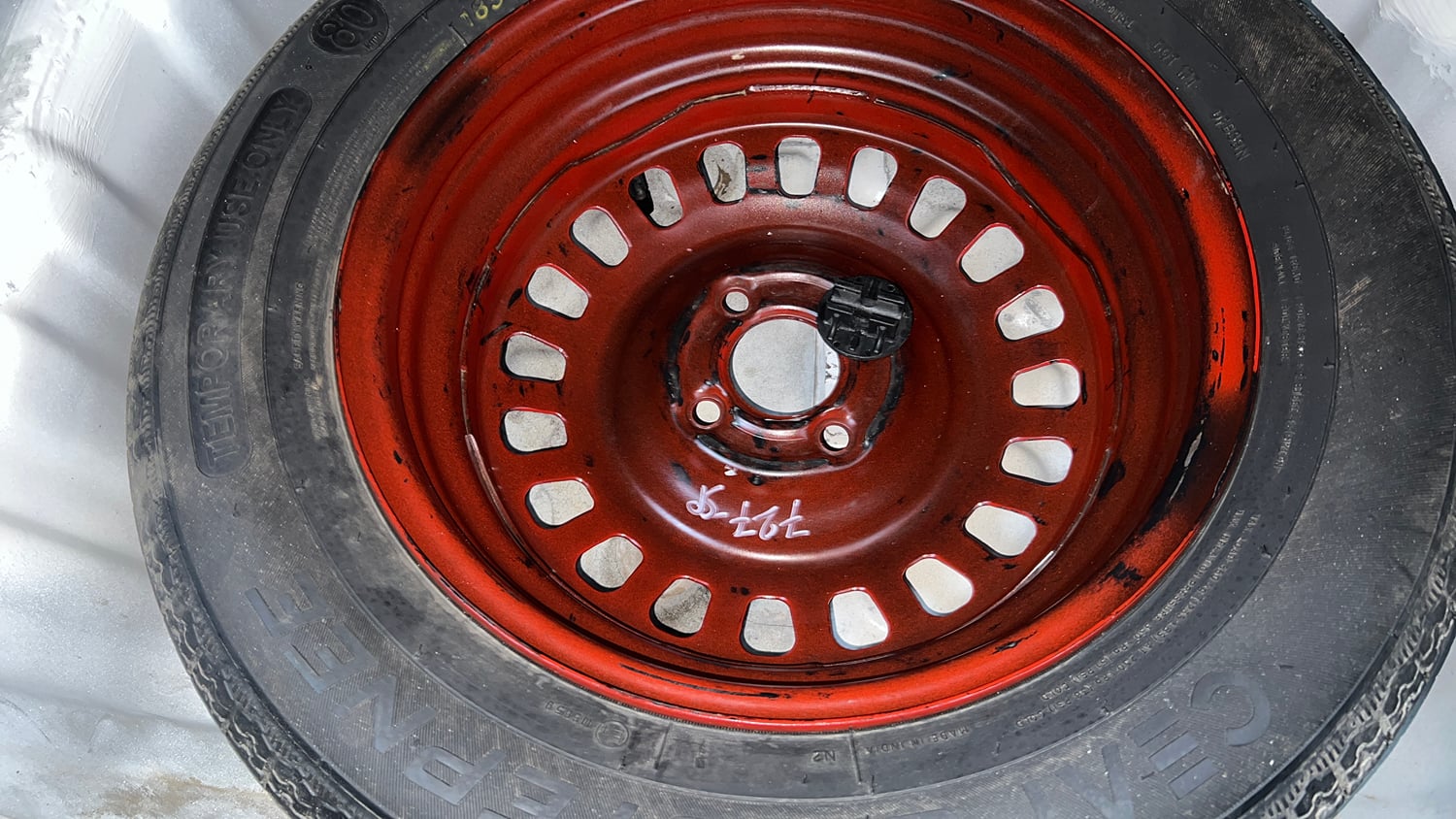 Used 2023 Nissan Magnite XE Petrol Manual tyres SPARE TYRE VIEW