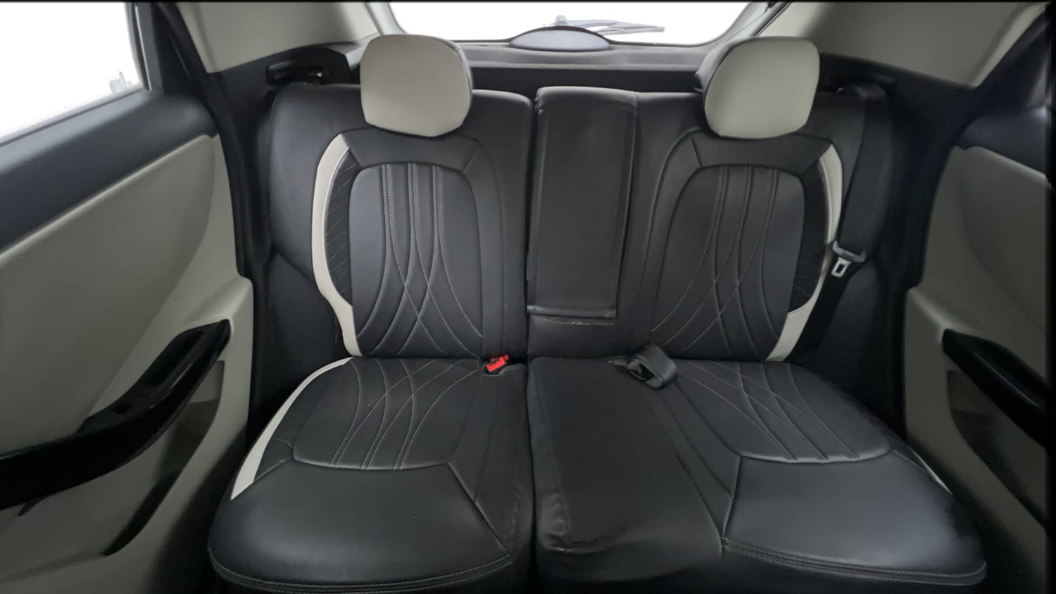 Used 2022 Tata Nexon XZA Plus (HS) Petrol Automatic interior REAR SEAT CONDITION VIEW