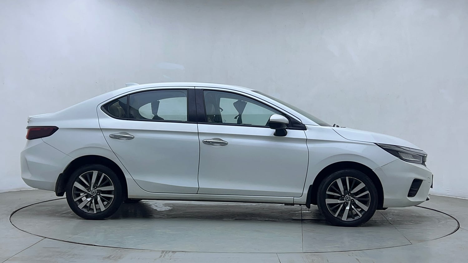 Used 2022 Honda City ZX Petrol Petrol Manual exterior RIGHT SIDE VIEW