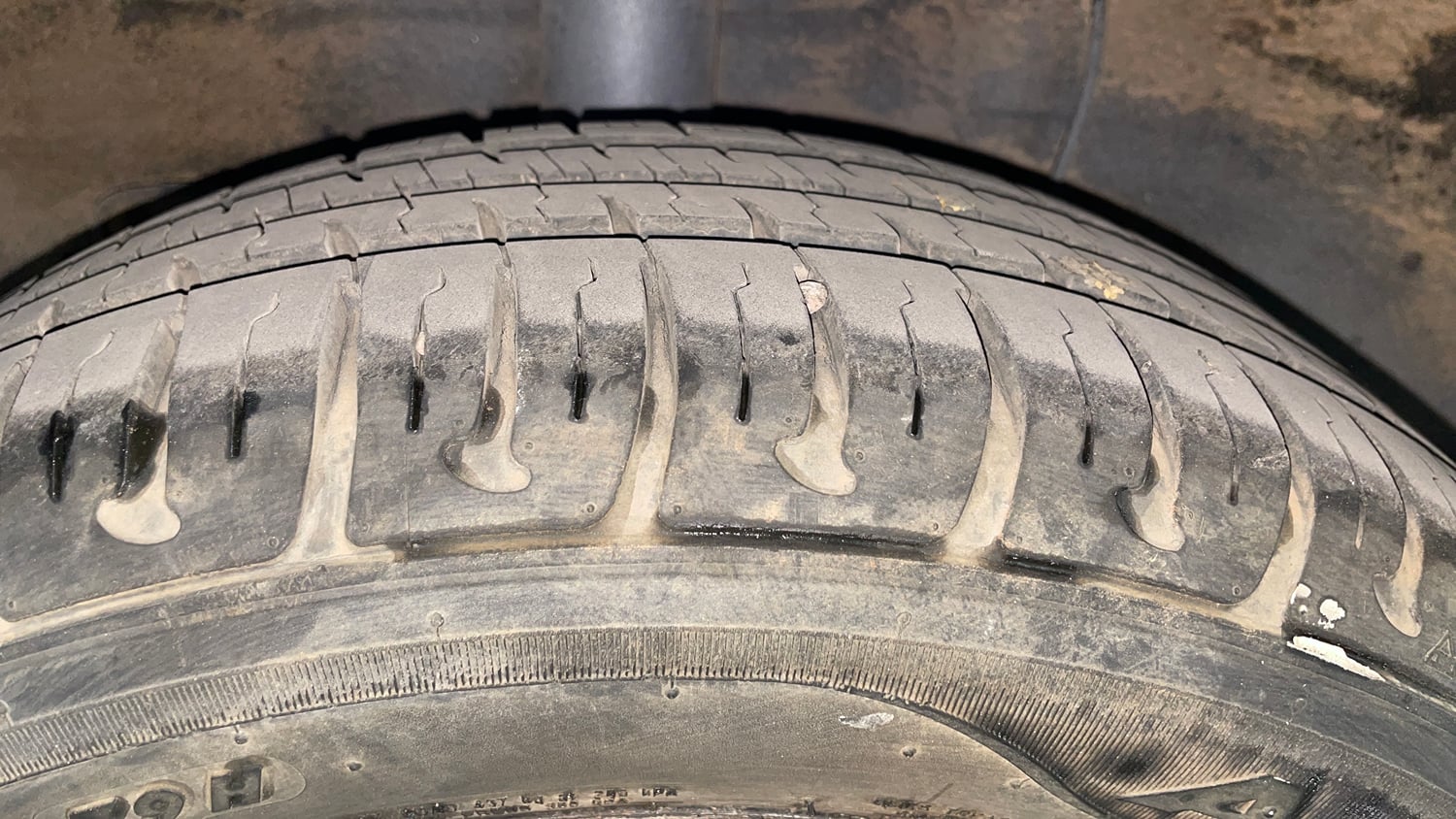 Used 2016 Hyundai Grand i10 Asta 1.2 Kappa VTVT Petrol Manual tyres RIGHT REAR TYRE TREAD VIEW