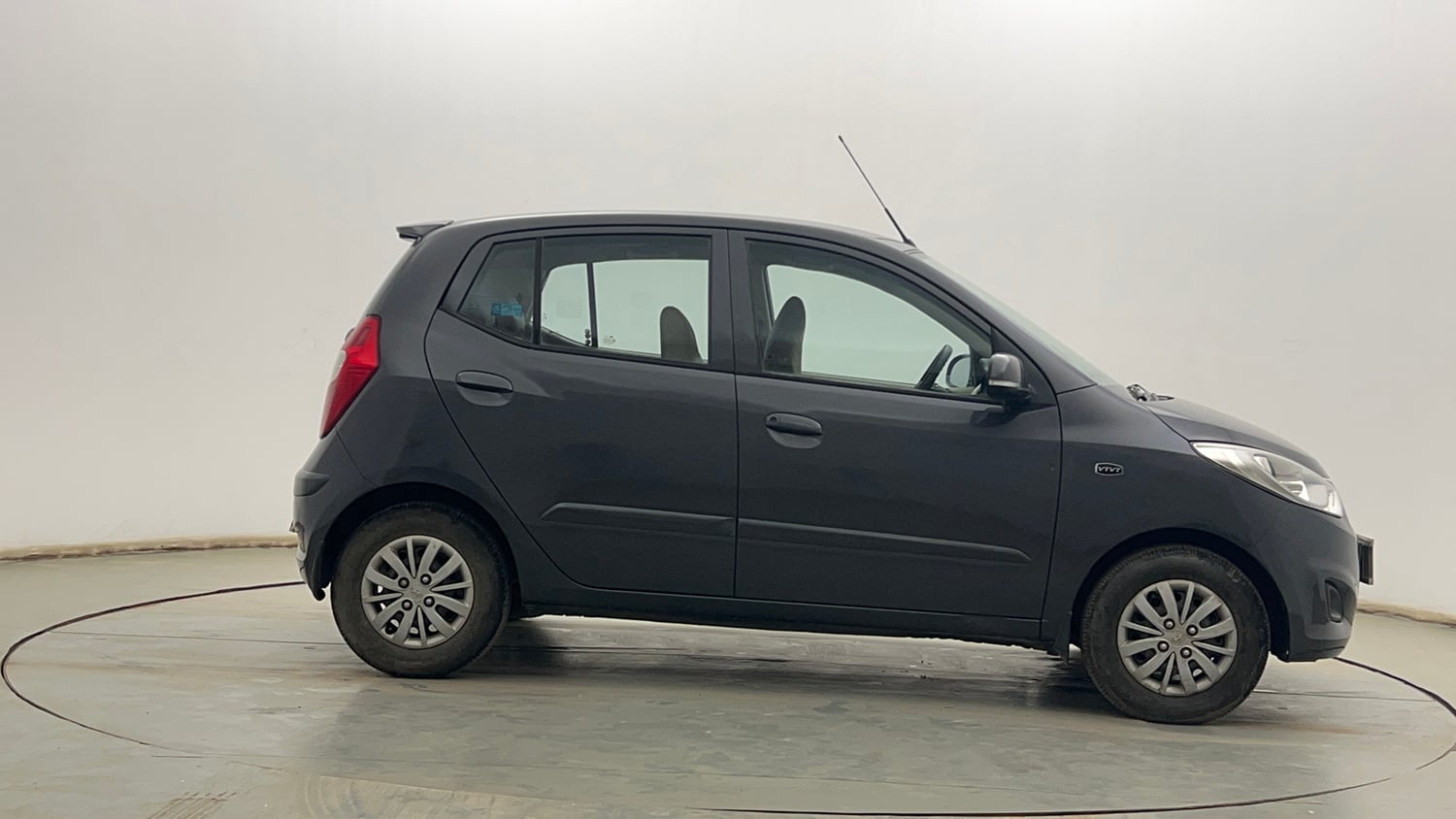 Used 2013 Hyundai i10 Sportz 1.2 Kappa2 Petrol Manual exterior RIGHT SIDE VIEW