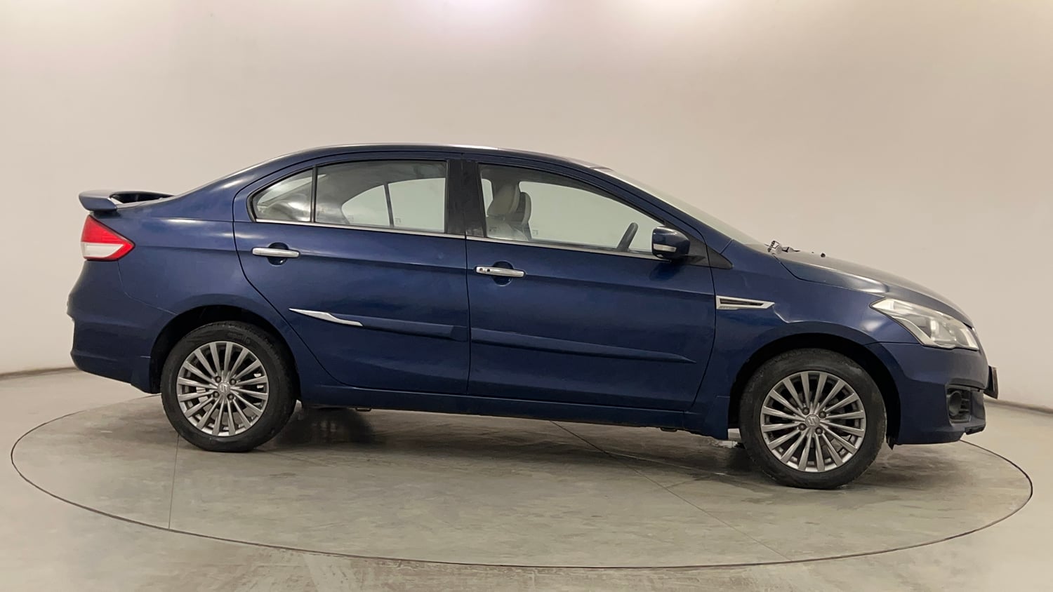 Used 2017 Maruti Suzuki Ciaz Alpha 1.4 AT Petrol Automatic exterior RIGHT SIDE VIEW