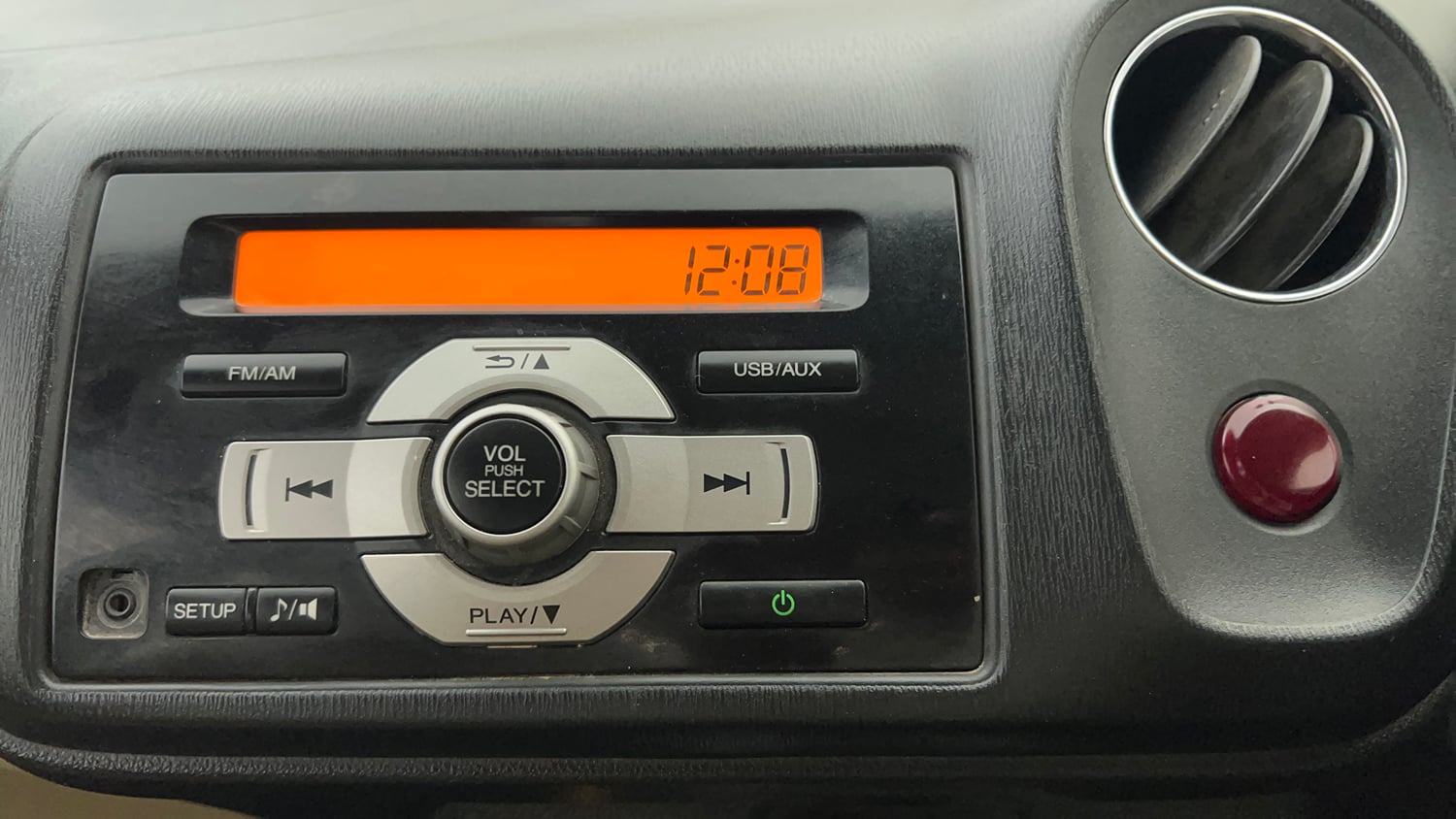 Used 2016 Honda Amaze 1.2 S i-VTEC Petrol Manual top_features Integrated (in-dash) music system