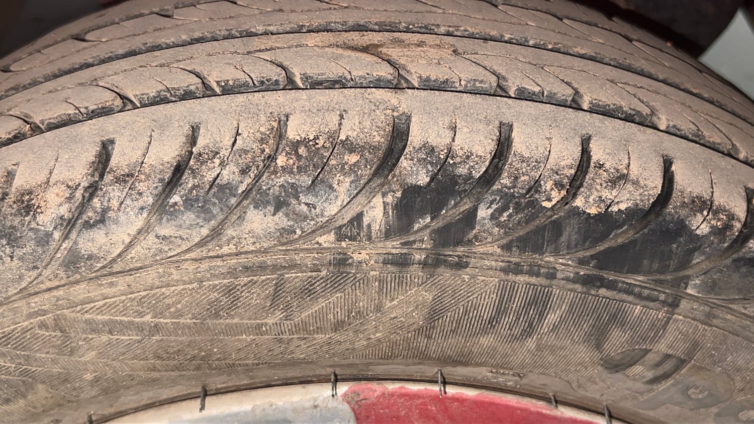 Used 2018 Hyundai Eon Magna + Petrol Manual tyres LEFT REAR TYRE TREAD VIEW