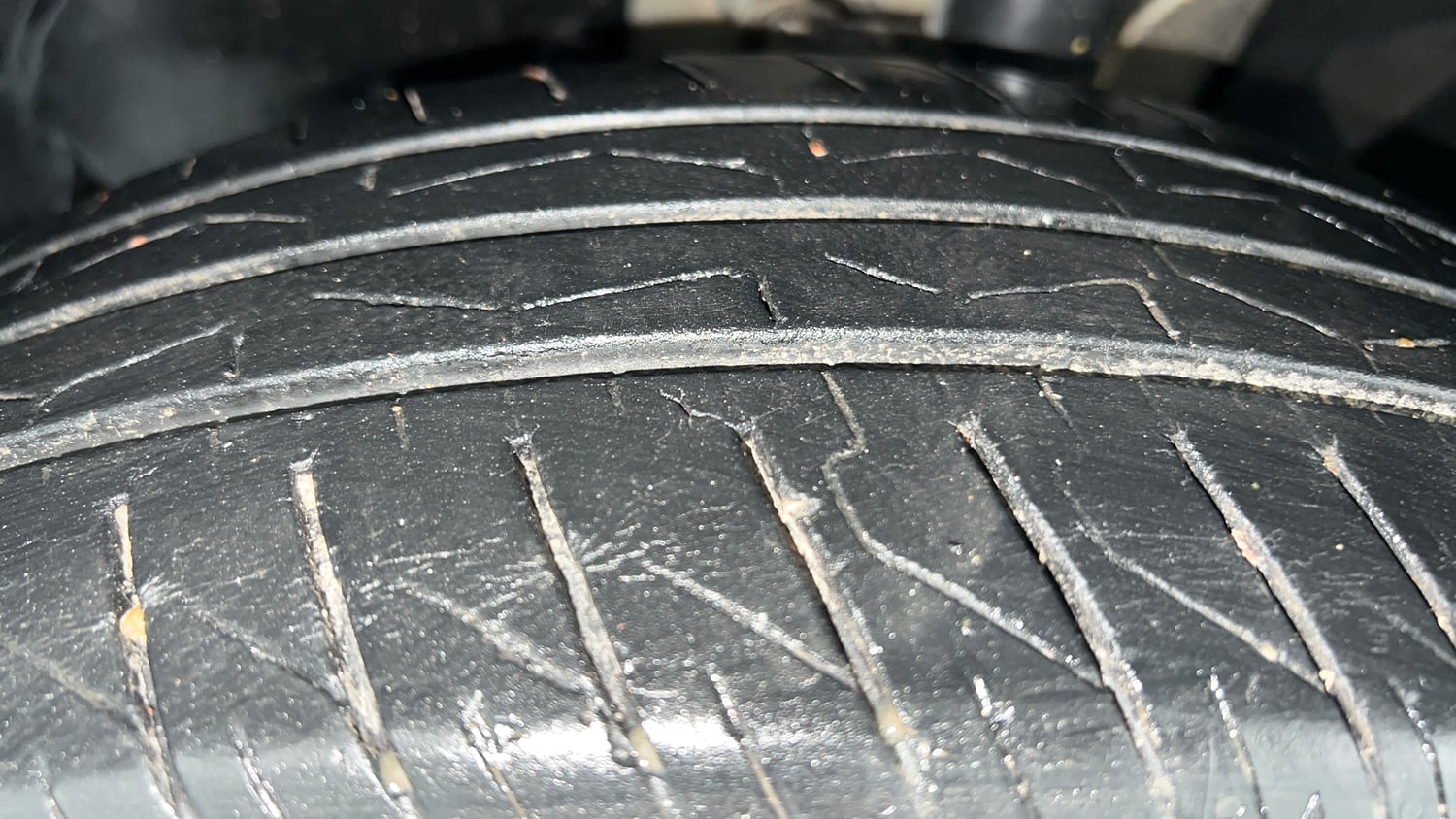 Used 2023 Tata Punch Adventure iCNG Cng Manual tyres LEFT FRONT TYRE TREAD VIEW