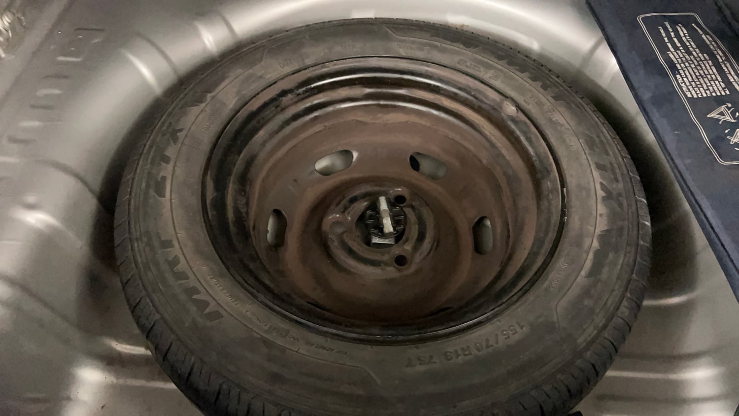 Used 2016 Renault Kwid RXT Petrol Manual tyres SPARE TYRE VIEW