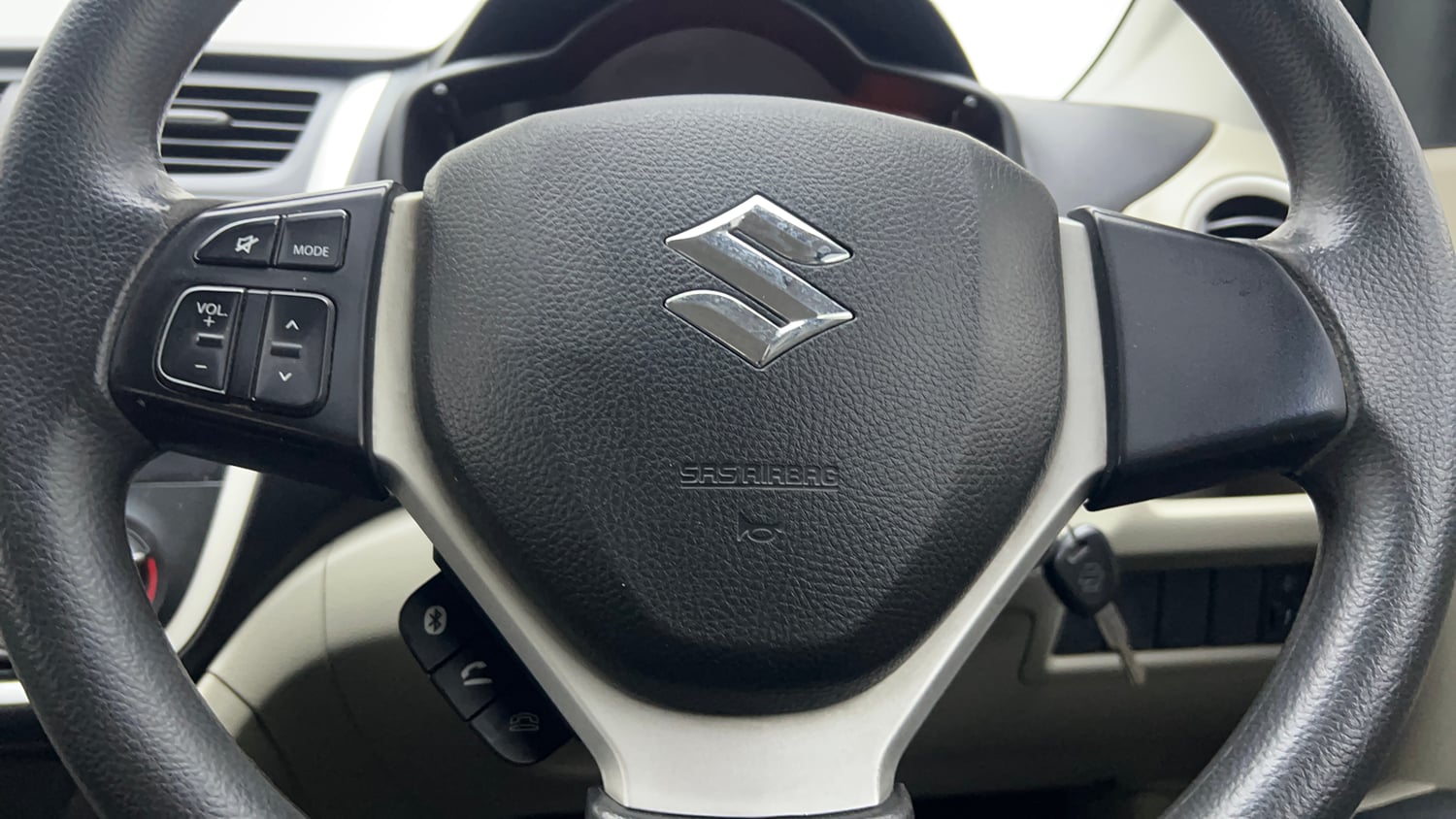 Used 2016 Maruti Suzuki Celerio ZXi Petrol Manual top_features Steering mounted controls