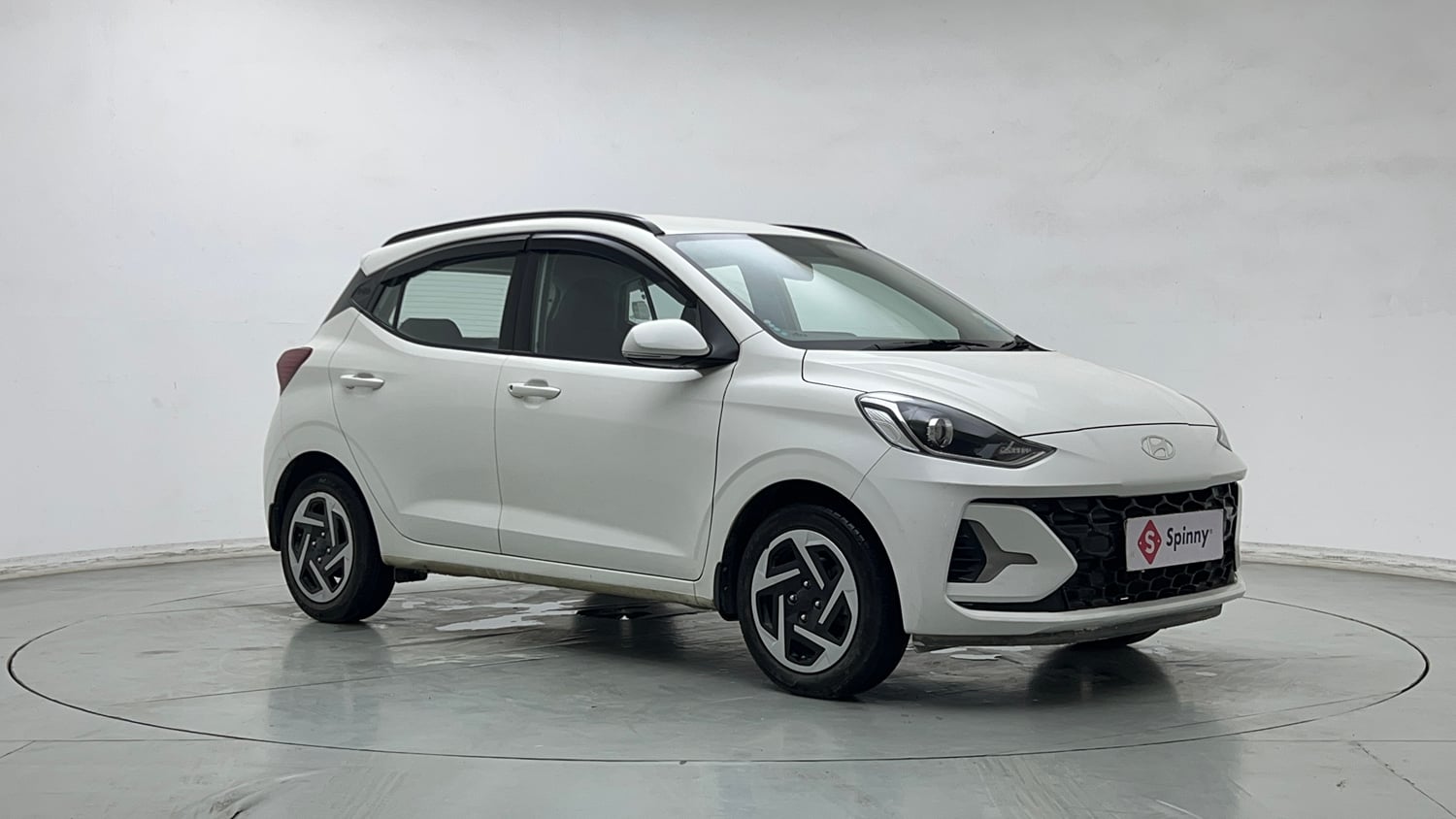Used 2023 Hyundai Grand i10 Nios Sportz 1.2 Kappa VTVT Petrol Manual exterior RIGHT FRONT CORNER VIEW
