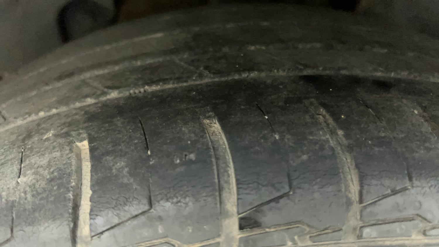 Used 2022 Kia Seltos X Line 1.4 DCT Petrol Automatic tyres RIGHT REAR TYRE TREAD VIEW