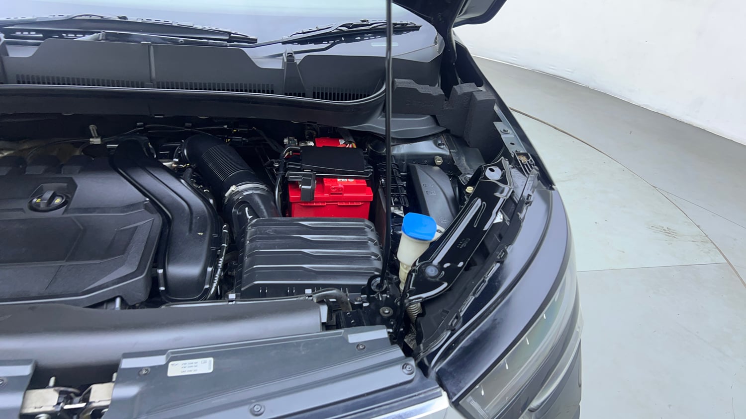 Used 2022 Skoda Kushaq Style 1.5L TSI DSG (6 Airbags) Petrol Automatic engine ENGINE LEFT SIDE VIEW