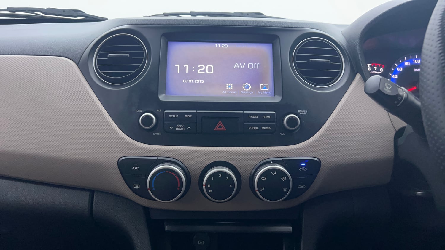 Used 2019 Hyundai Xcent SX Petrol Manual interior MUSIC SYSTEM & AC CONTROL VIEW