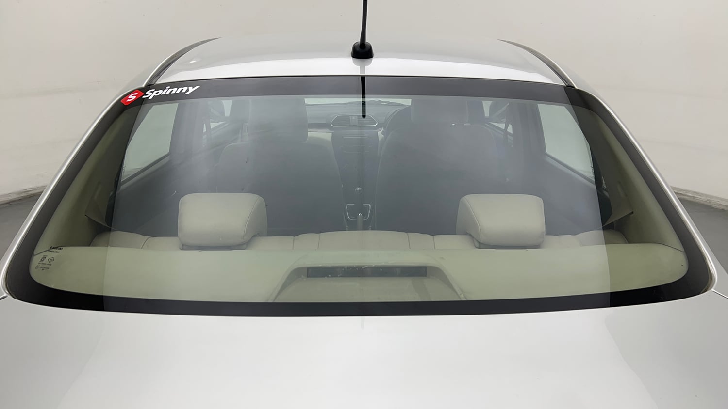 Used 2017 Maruti Suzuki Dzire VXi Petrol Manual exterior BACK WINDSHIELD VIEW