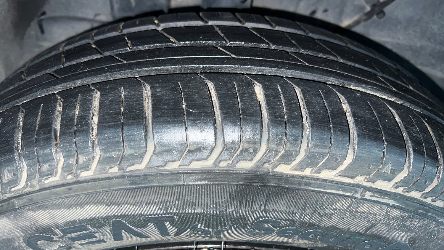 Used 2023 Tata Punch Adventure MT Petrol Manual tyres RIGHT REAR TYRE TREAD VIEW