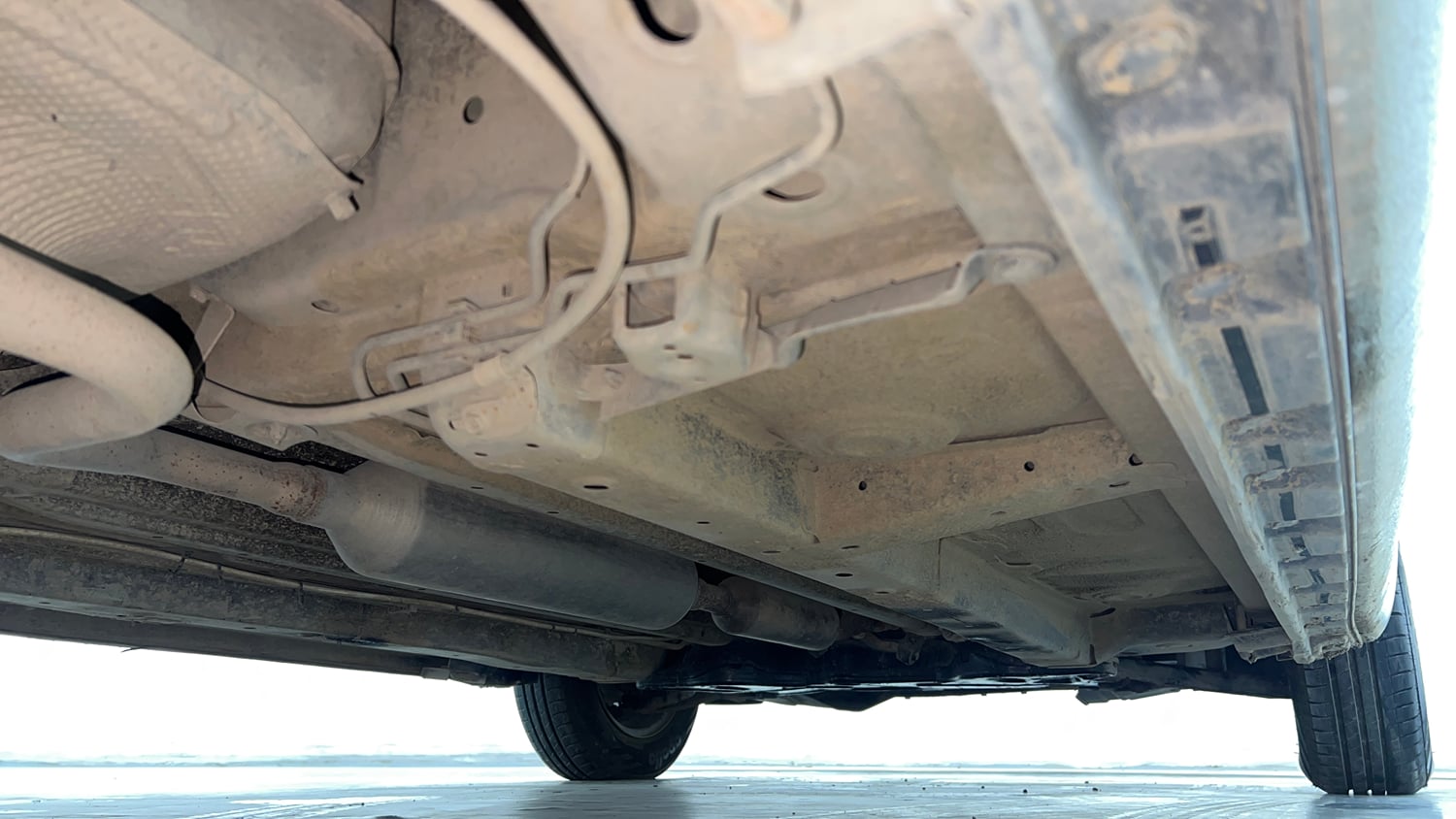 Used 2015 Maruti Suzuki Swift VXi Petrol Manual extra REAR RIGHT UNDERBODY VIEW