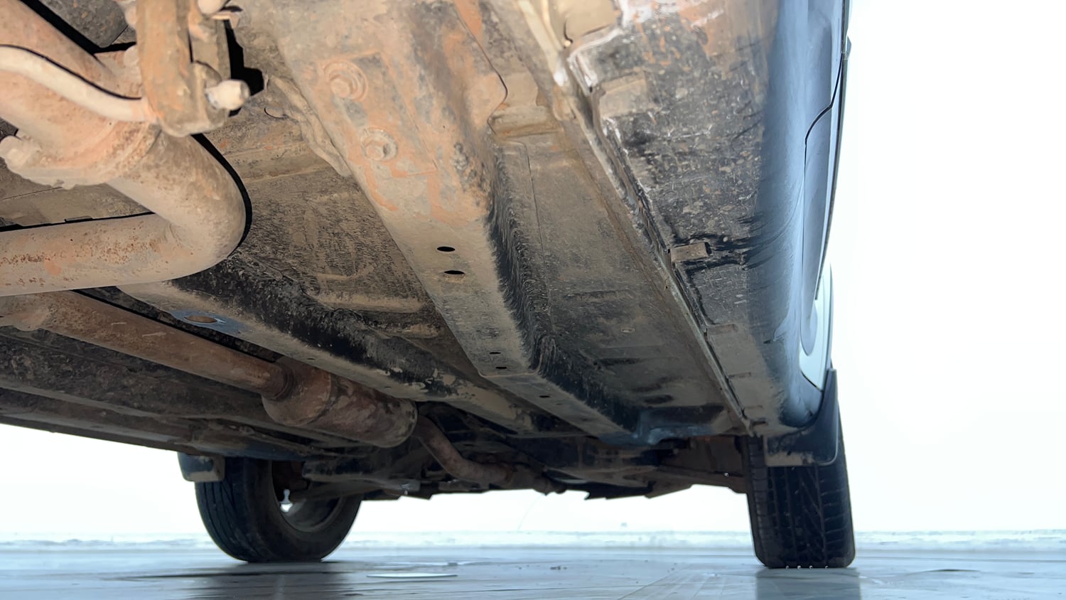 Used 2022 Tata Nexon XZA Plus (HS) Petrol Automatic extra REAR RIGHT UNDERBODY VIEW