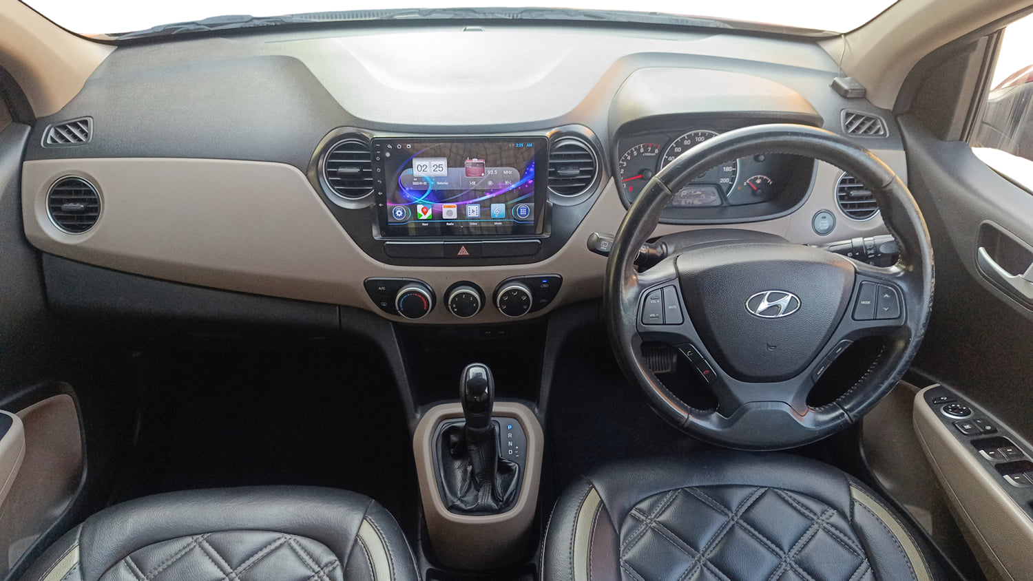 Used 2015 Hyundai Grand i10 Asta AT 1.2 Kappa VTVT Petrol Automatic interior DASHBOARD VIEW