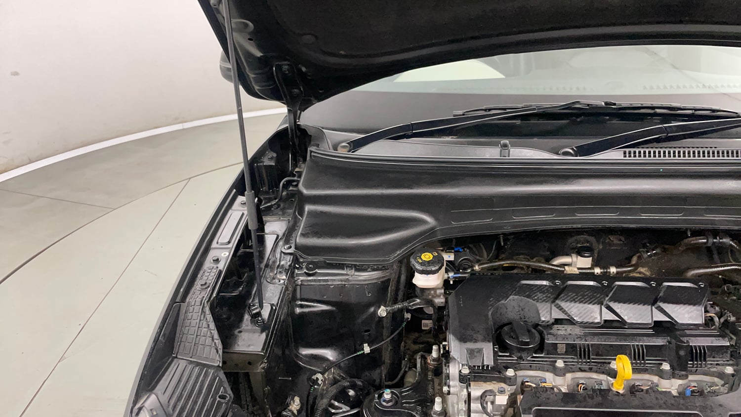 Used 2021 Hyundai Creta SX 1.5 Petrol Executive Petrol Manual engine ENGINE RIGHT SIDE HINGE & APRON VIEW