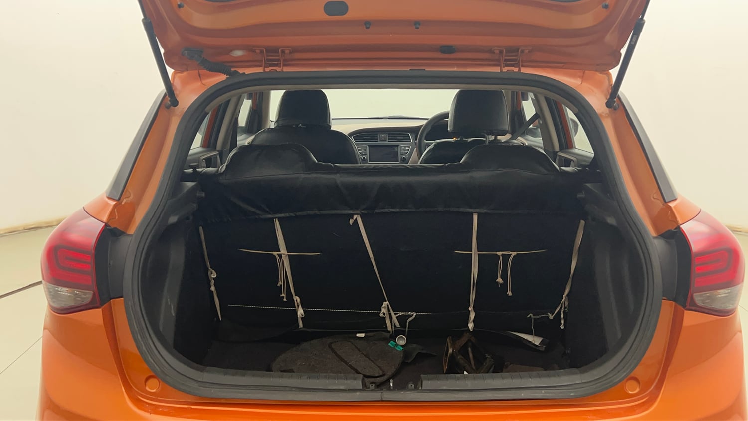 Used 2019 Hyundai Elite i20 Sportz Plus 1.2 Petrol Manual interior DICKY INSIDE VIEW