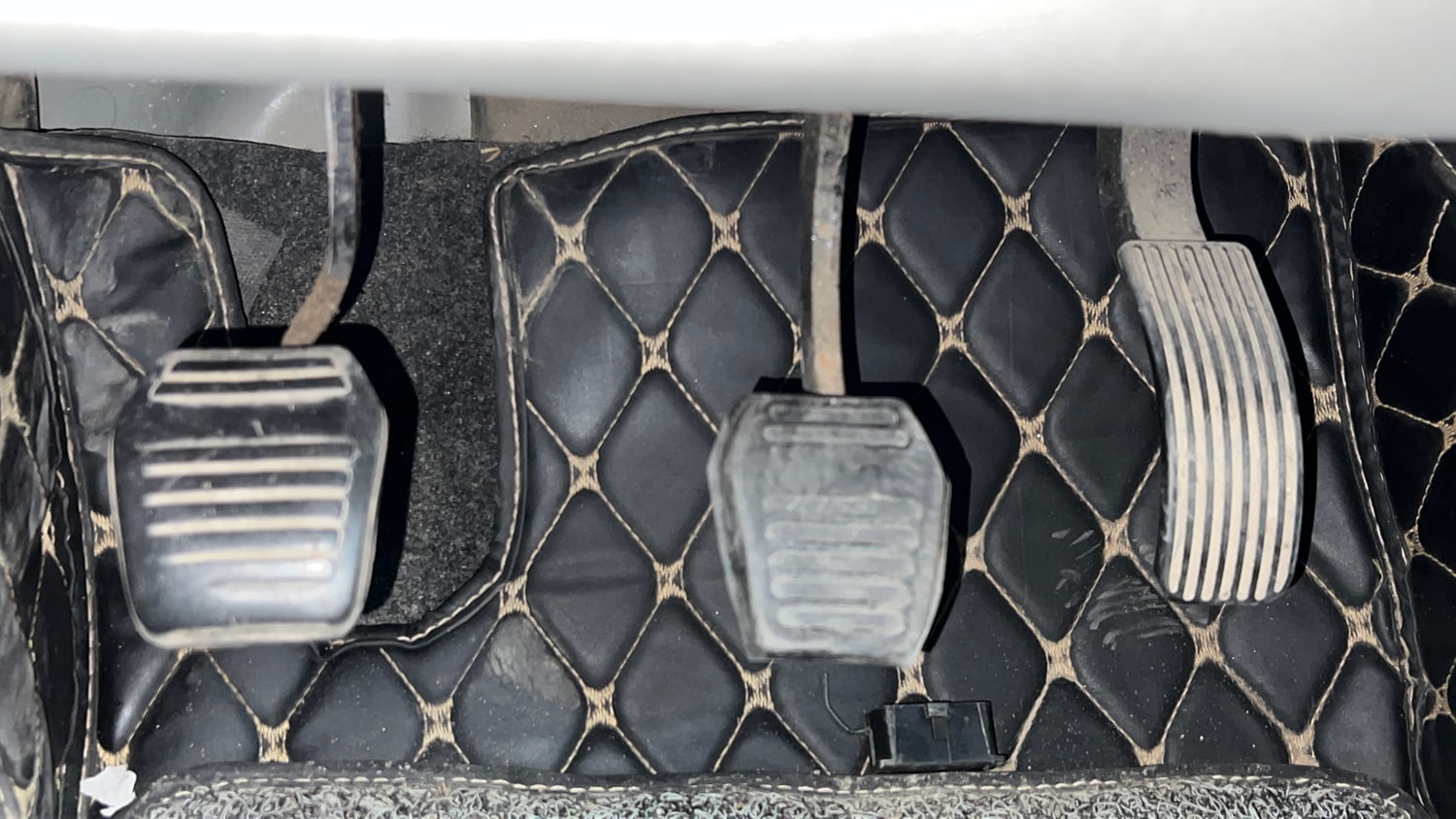 Used 2022 Mahindra Scorpio S9 Diesel Manual interior PEDALS VIEW