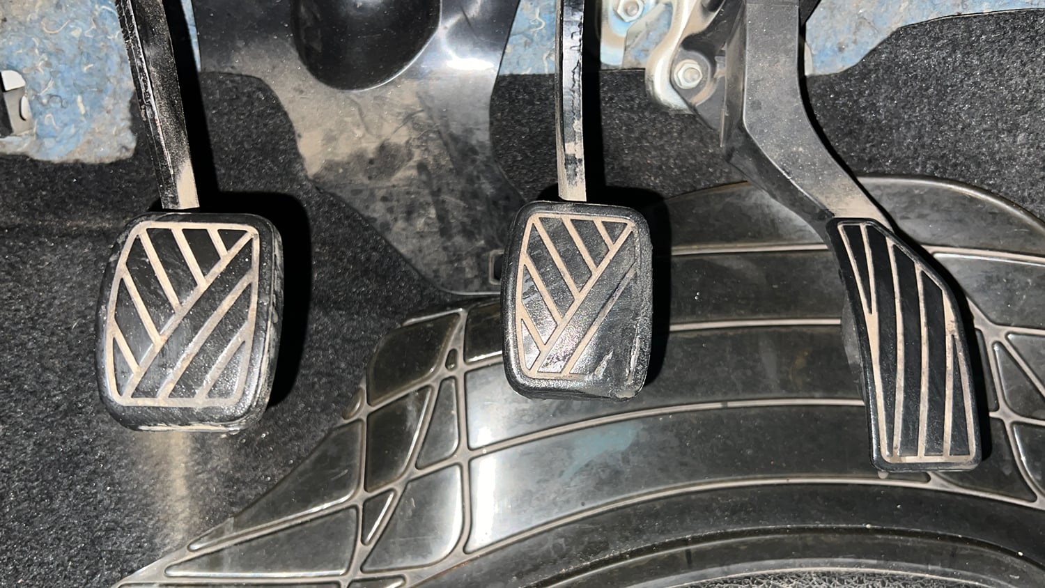 Used 2014 Maruti Suzuki Swift VXi Petrol Manual interior PEDALS VIEW