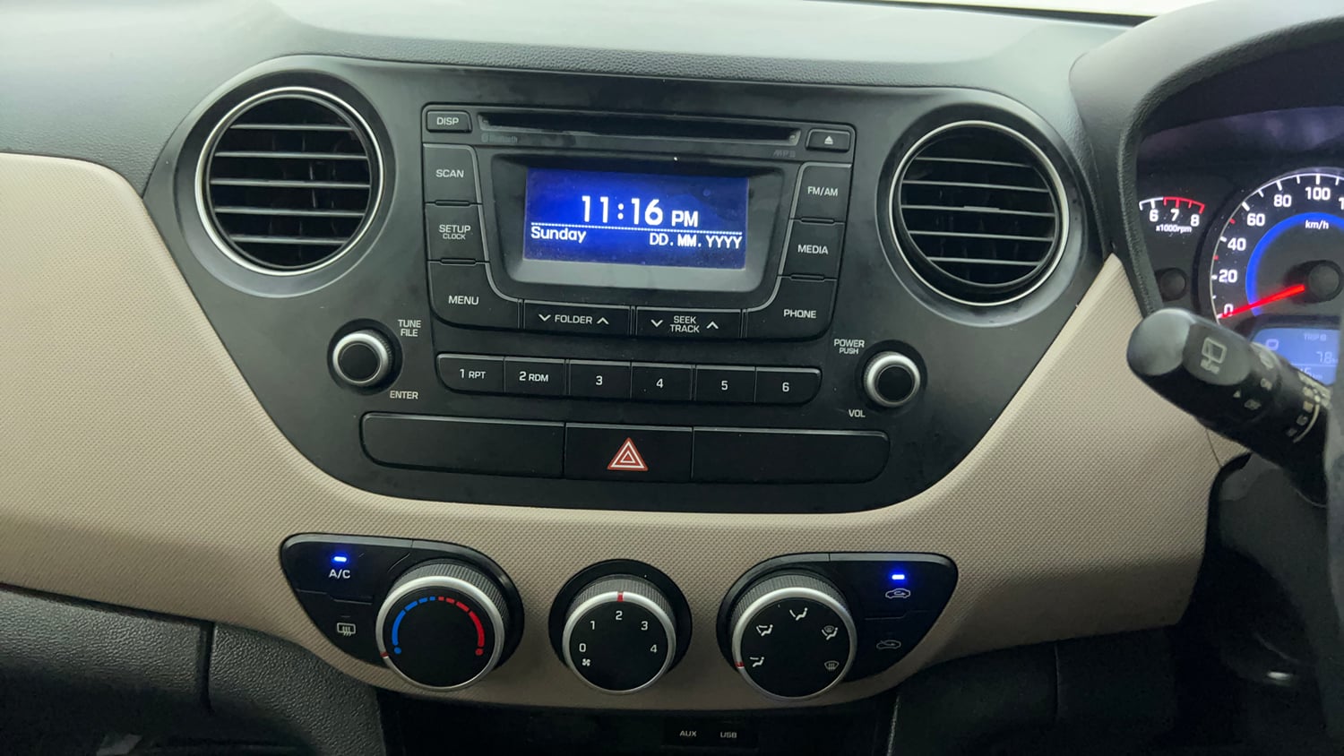 Used 2015 Hyundai Grand i10 Asta AT 1.2 Kappa VTVT Petrol Automatic interior MUSIC SYSTEM & AC CONTROL VIEW