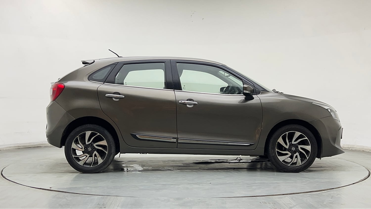 Used 2020 Maruti Suzuki Baleno Zeta Petrol Manual exterior RIGHT SIDE VIEW